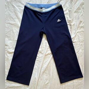 Adidas women’s three quarter length jogging pants. Like new. Size M
